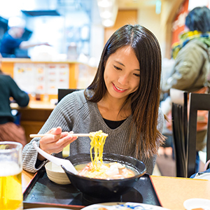 「外食」が２１位にランク、１月度売上高７．７％増で３８カ月連続プラス＜注目テーマ＞